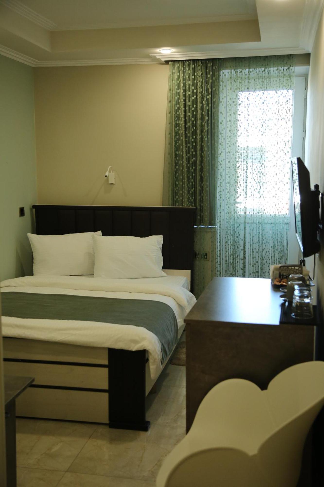 Vell Grey Hotel Martuni Dış mekan fotoğraf