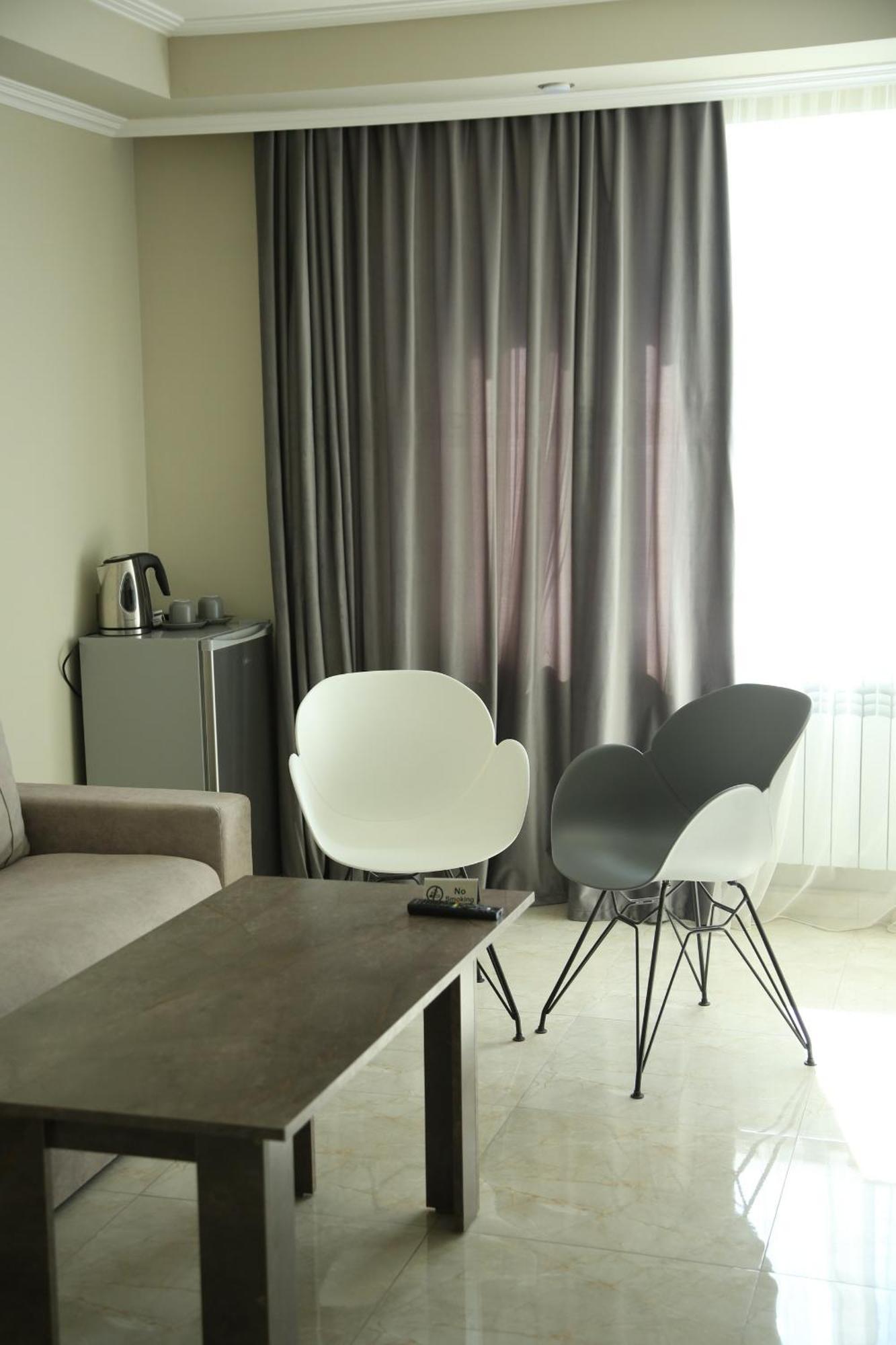 Vell Grey Hotel Martuni Dış mekan fotoğraf