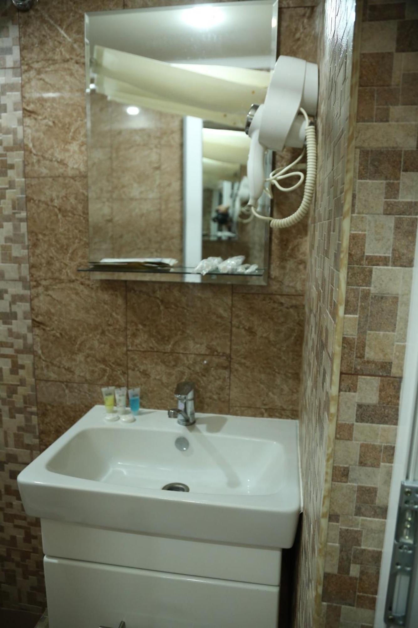 Vell Grey Hotel Martuni Dış mekan fotoğraf