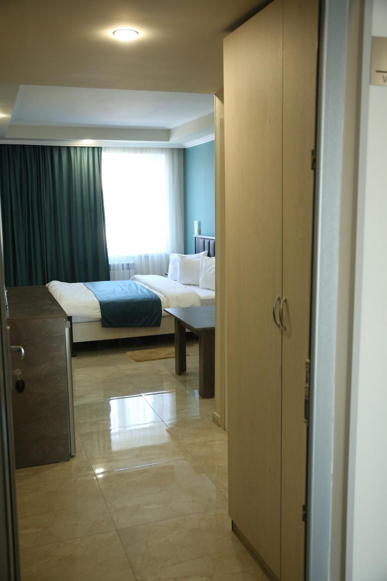 Vell Grey Hotel Martuni Dış mekan fotoğraf